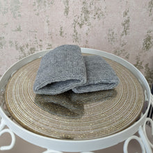 Load image into Gallery viewer, Wrist Bands for Washing Your Face &amp; Not Getting Wet Arms! Genius!
